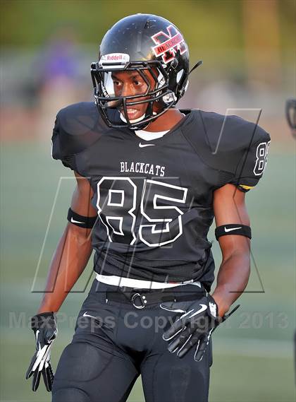 Thumbnail 1 in Alvarado vs Mexia (Dale Hansen Football Classic) photogallery.