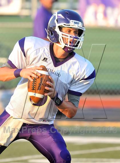 Thumbnail 2 in Alvarado vs Mexia (Dale Hansen Football Classic) photogallery.