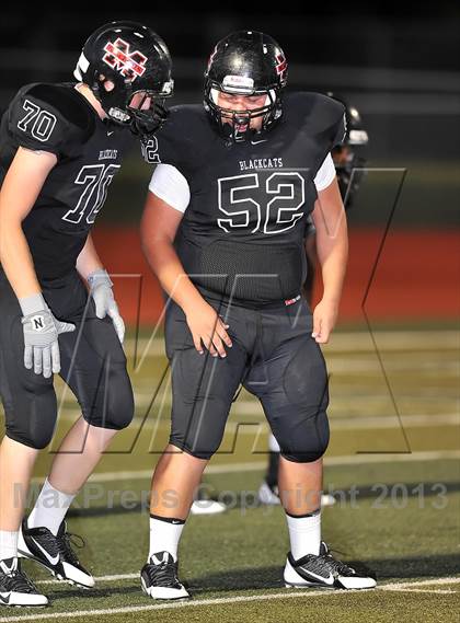 Thumbnail 1 in Alvarado vs Mexia (Dale Hansen Football Classic) photogallery.