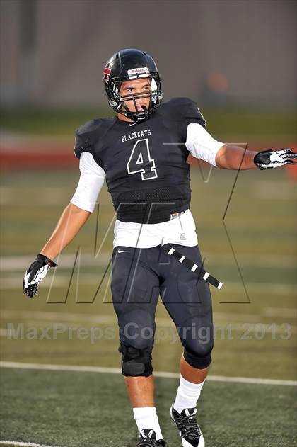 Thumbnail 1 in Alvarado vs Mexia (Dale Hansen Football Classic) photogallery.