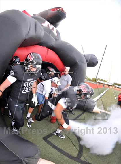Thumbnail 3 in Alvarado vs Mexia (Dale Hansen Football Classic) photogallery.