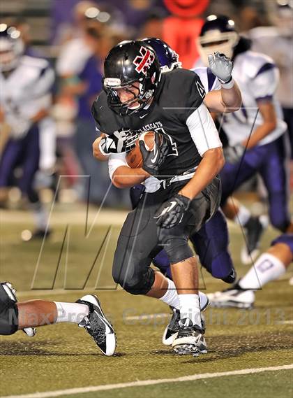 Thumbnail 1 in Alvarado vs Mexia (Dale Hansen Football Classic) photogallery.