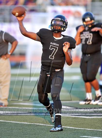 Thumbnail 1 in Alvarado vs Mexia (Dale Hansen Football Classic) photogallery.