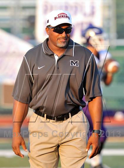 Thumbnail 1 in Alvarado vs Mexia (Dale Hansen Football Classic) photogallery.