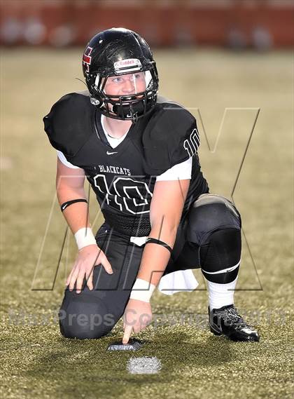 Thumbnail 1 in Alvarado vs Mexia (Dale Hansen Football Classic) photogallery.