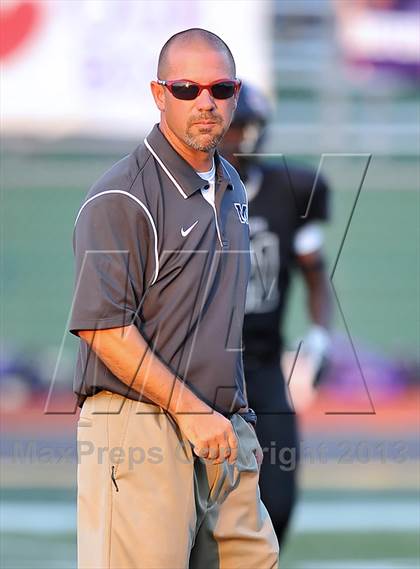 Thumbnail 1 in Alvarado vs Mexia (Dale Hansen Football Classic) photogallery.
