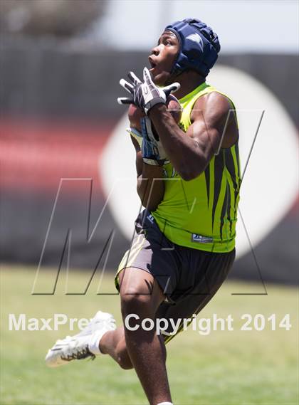 Thumbnail 2 in San Marcos vs. Great Oak (SDSU Passing Tournament) photogallery.