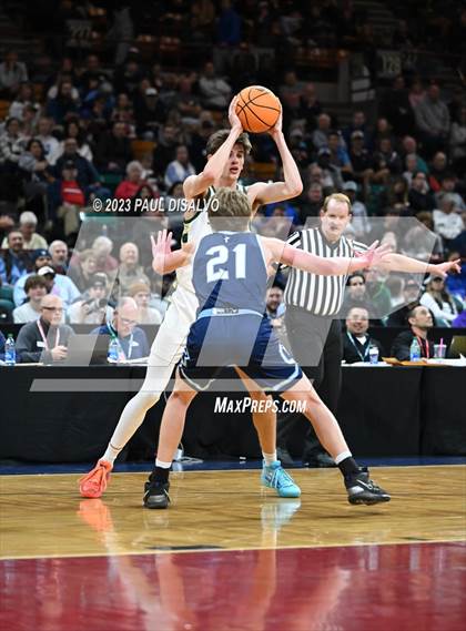 Thumbnail 2 in Mountain Vista vs. Valor Christian (CHSAA 6A Great 8) photogallery.