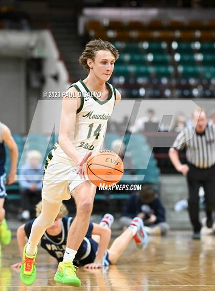Thumbnail 1 in Mountain Vista vs. Valor Christian (CHSAA 6A Great 8) photogallery.