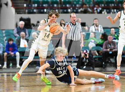 Thumbnail 3 in Mountain Vista vs. Valor Christian (CHSAA 6A Great 8) photogallery.