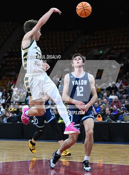Thumbnail 2 in Mountain Vista vs. Valor Christian (CHSAA 6A Great 8) photogallery.