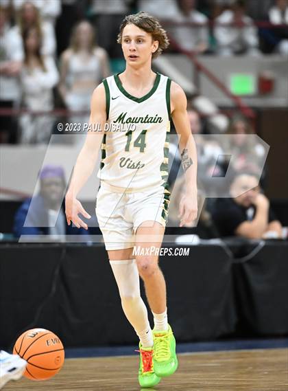 Thumbnail 1 in Mountain Vista vs. Valor Christian (CHSAA 6A Great 8) photogallery.