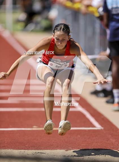 Thumbnail 3 in Class 3 Triple Jump (MSHSAA State Championship) photogallery.