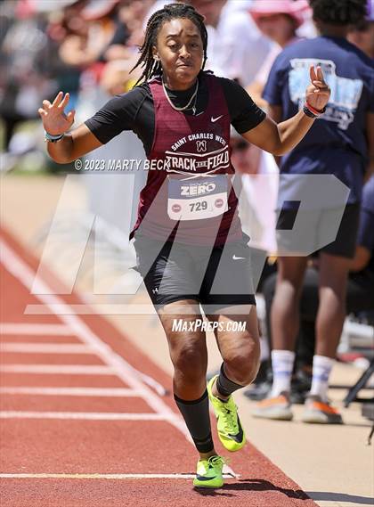Thumbnail 1 in Class 3 Triple Jump (MSHSAA State Championship) photogallery.