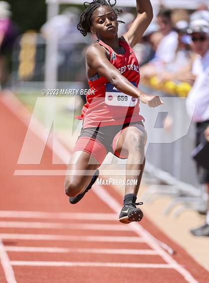 Thumbnail 3 in Class 3 Triple Jump (MSHSAA State Championship) photogallery.