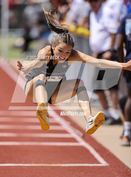 Thumbnail 3 in Class 3 Triple Jump (MSHSAA State Championship) photogallery.