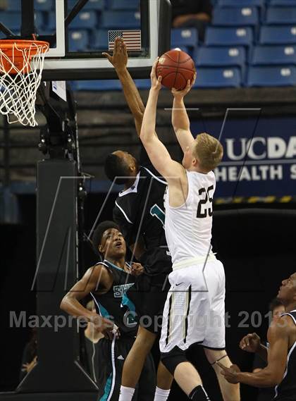 Thumbnail 1 in Archbishop Mitty vs. Sheldon (CIF NorCal Regional Open Division Final) photogallery.