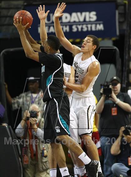 Thumbnail 2 in Archbishop Mitty vs. Sheldon (CIF NorCal Regional Open Division Final) photogallery.