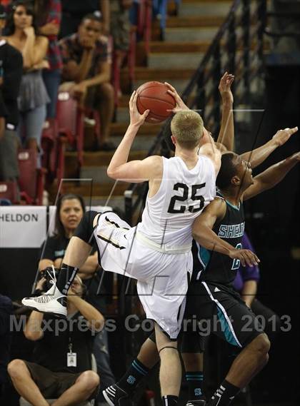 Thumbnail 2 in Archbishop Mitty vs. Sheldon (CIF NorCal Regional Open Division Final) photogallery.