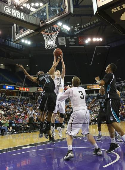 Thumbnail 3 in Archbishop Mitty vs. Sheldon (CIF NorCal Regional Open Division Final) photogallery.