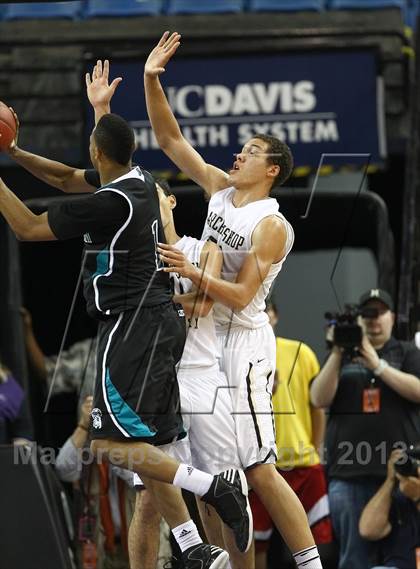 Thumbnail 3 in Archbishop Mitty vs. Sheldon (CIF NorCal Regional Open Division Final) photogallery.
