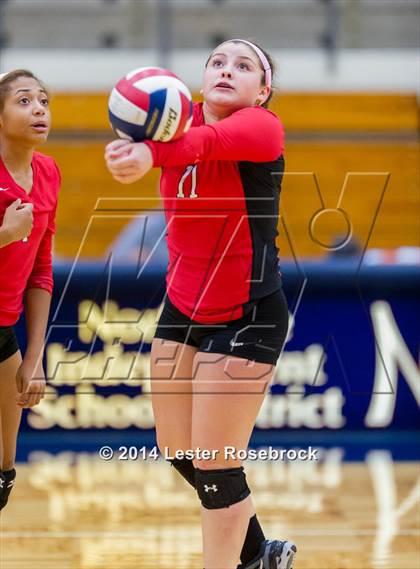 Thumbnail 3 in Stevens vs. Brandeis photogallery.