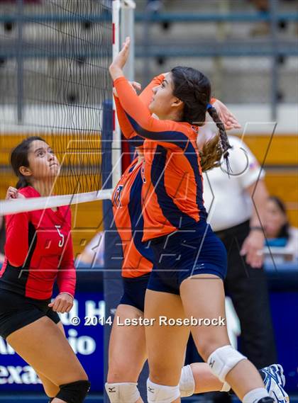 Thumbnail 3 in Stevens vs. Brandeis photogallery.