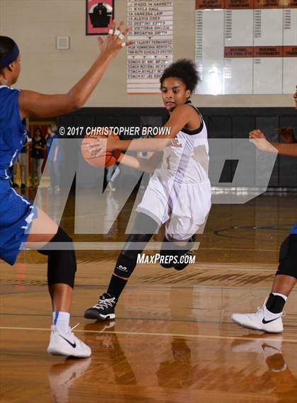 Thumbnail 2 in Dobie vs Cypress Creek (McDonald's Texas Invitational) photogallery.