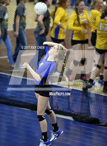 Thumbnail 2 in Meeker vs. Simla (CHSAA 2A Pool II Match 11) photogallery.