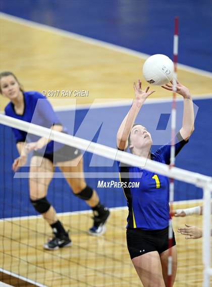 Thumbnail 2 in Meeker vs. Simla (CHSAA 2A Pool II Match 11) photogallery.