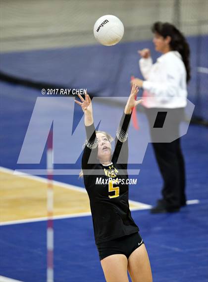 Thumbnail 2 in Meeker vs. Simla (CHSAA 2A Pool II Match 11) photogallery.