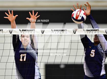 Thumbnail 3 in Stony Point @ Vandegrift photogallery.