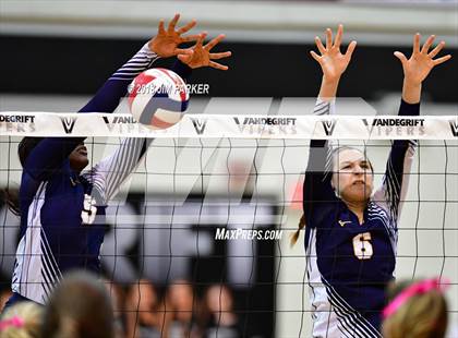 Thumbnail 3 in Stony Point @ Vandegrift photogallery.