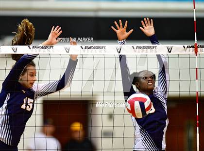 Thumbnail 1 in Stony Point @ Vandegrift photogallery.