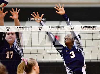 Thumbnail 3 in Stony Point @ Vandegrift photogallery.