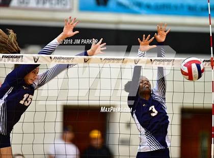 Thumbnail 3 in Stony Point @ Vandegrift photogallery.