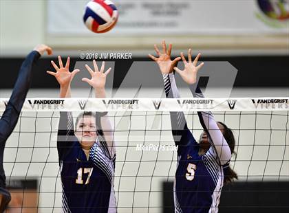 Thumbnail 1 in Stony Point @ Vandegrift photogallery.