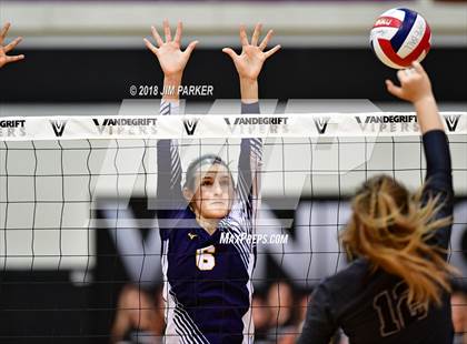 Thumbnail 2 in Stony Point @ Vandegrift photogallery.