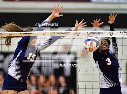 Thumbnail 2 in Stony Point @ Vandegrift photogallery.