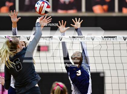 Thumbnail 1 in Stony Point @ Vandegrift photogallery.