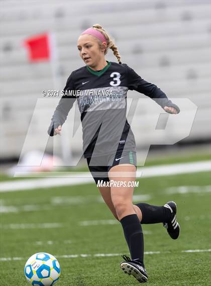 Thumbnail 2 in Omaha South vs. Millard West photogallery.