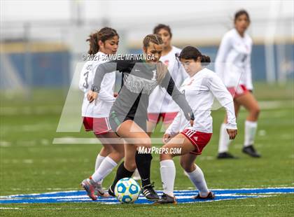 Thumbnail 3 in Omaha South vs. Millard West photogallery.