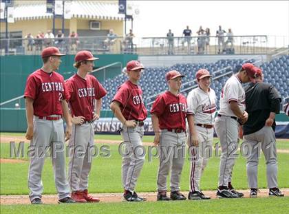 Thumbnail 2 in Central Catholic vs. Serra Catholic (PIAA Class A Final) photogallery.