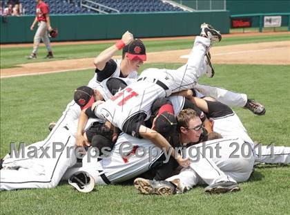 Thumbnail 2 in Central Catholic vs. Serra Catholic (PIAA Class A Final) photogallery.
