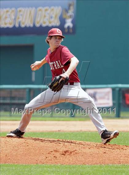 Thumbnail 1 in Central Catholic vs. Serra Catholic (PIAA Class A Final) photogallery.