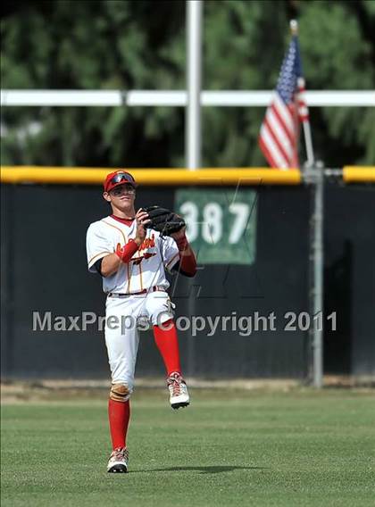 Thumbnail 3 in Oaks Christian vs. Palm Desert (CIF SS D4 Semifinals) photogallery.