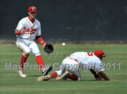 Thumbnail 3 in Oaks Christian vs. Palm Desert (CIF SS D4 Semifinals) photogallery.