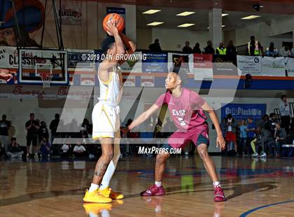 Thumbnail 3 in St. Frances Academy vs. Memphis East (Chick-Fil-A Classic) photogallery.