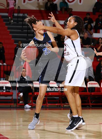 Thumbnail 2 in Harvard-Westlake vs. Windward (Battle at the Beach) photogallery.