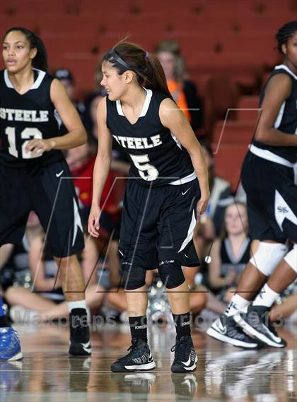 Thumbnail 2 in Steele vs. Duncanville (UIL 5A Final) photogallery.